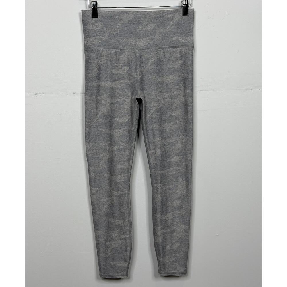 Vuori Women’s ultra-soft feel and high-waisted fit Legging / Size-Medium